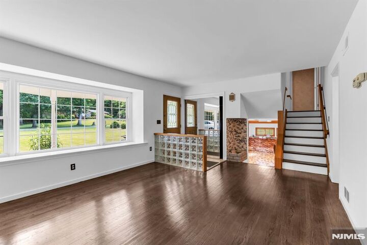 Property Photo:  15 E Timber Lane  NJ 07435 