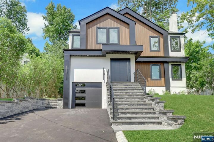 Property Photo:  279 Jefferson Avenue  NJ 07626 
