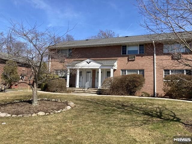 Property Photo:  402 Washington Drive 402  NJ 07446 