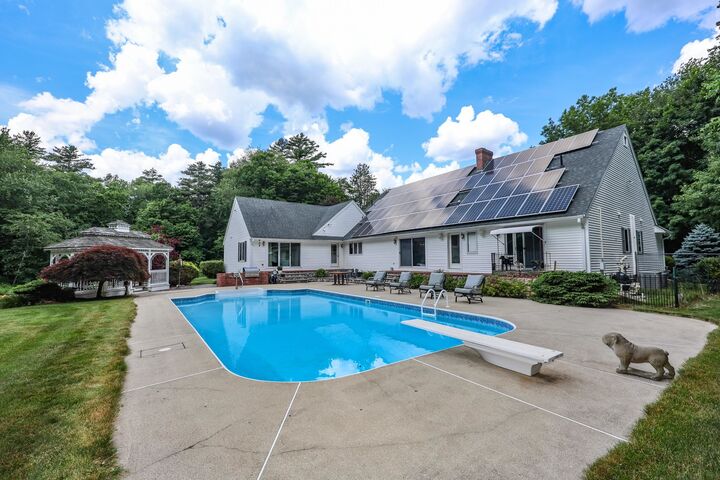 Property Photo:  4 Cheney Lane  NH 03865 