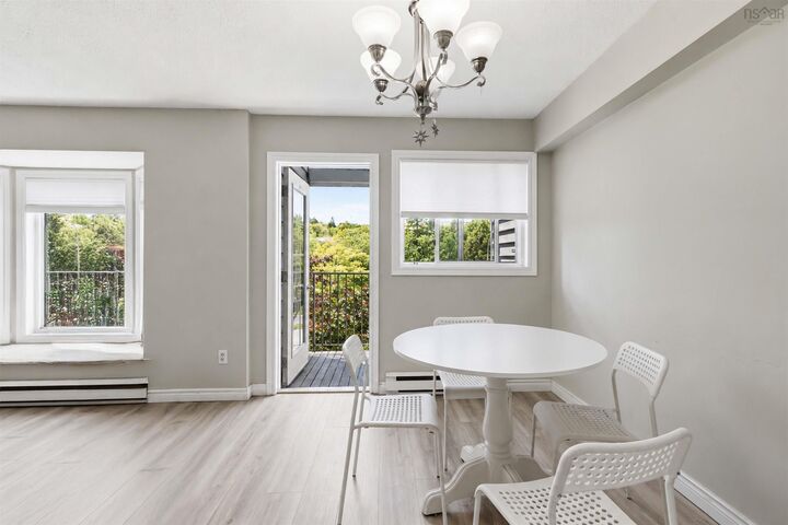 303 15 Knightsridge Drive — photo 1