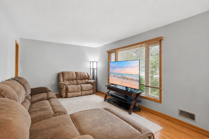 Property Photo: 915 River Avenue S MN 56379