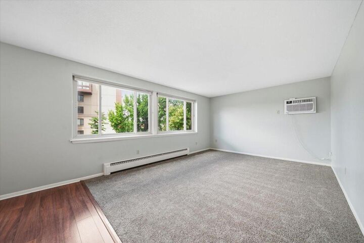 Property Photo:  4400 Upton Avenue S 202  MN 55410 