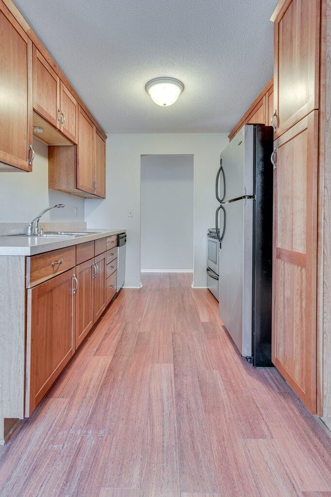 Property Photo: 4400 Upton Avenue S 202 MN 55410