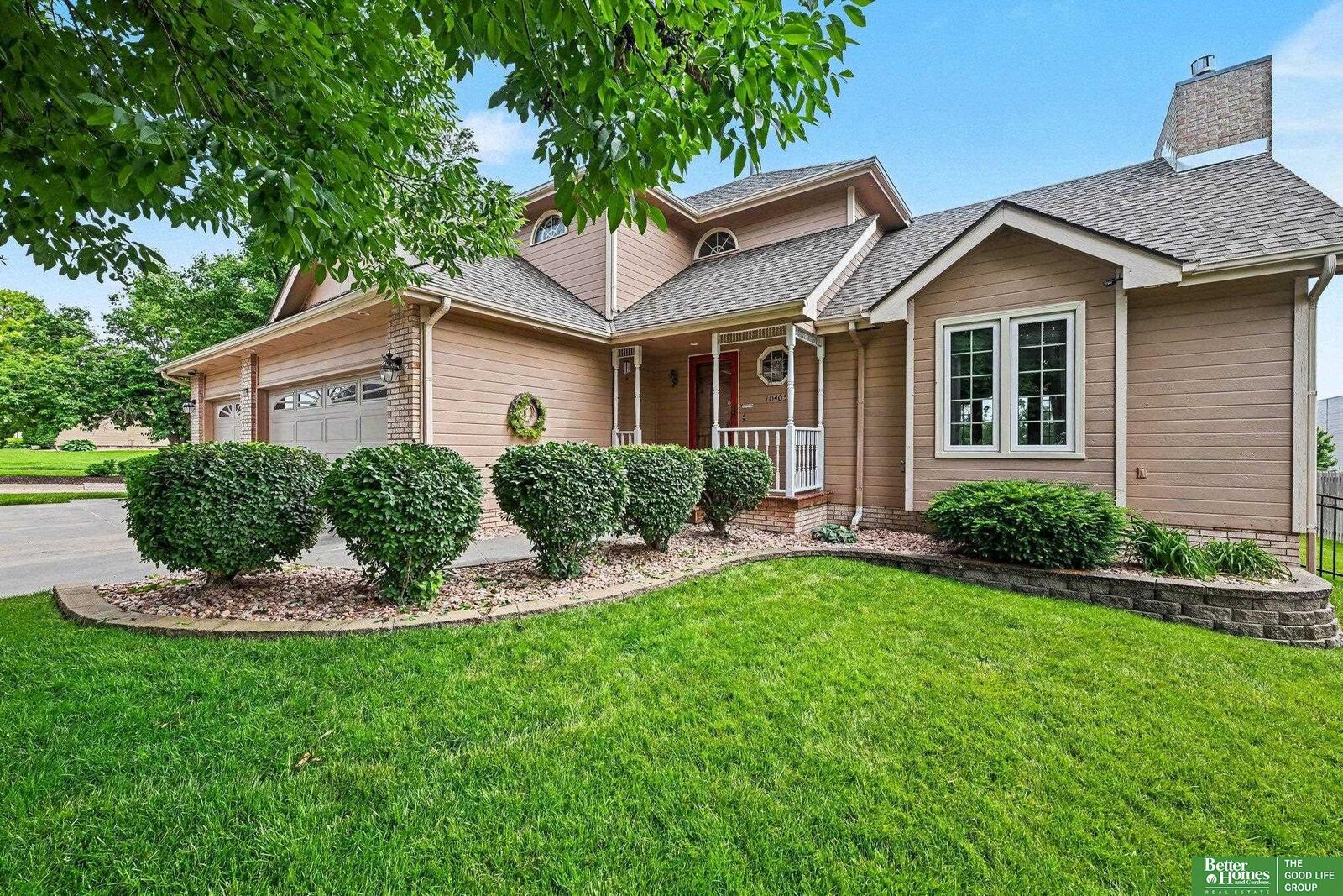 Property Photo: 10405 Polk Street NE 68127