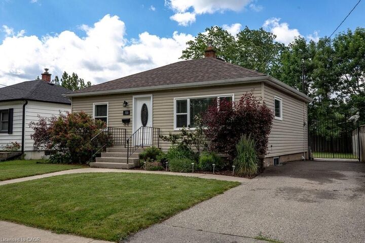 Property Photo: 720 Britannia Avenue ON L8H 2A9
