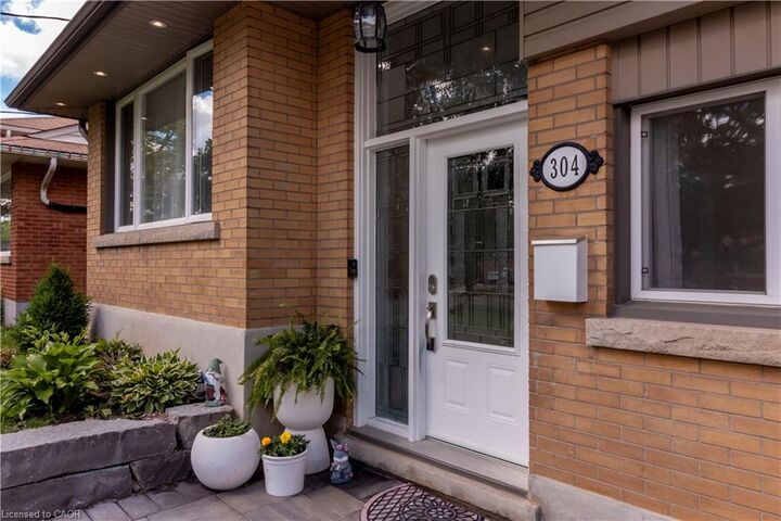 Property Photo:  304 Greenfield Avenue  ON N2C 1E1 