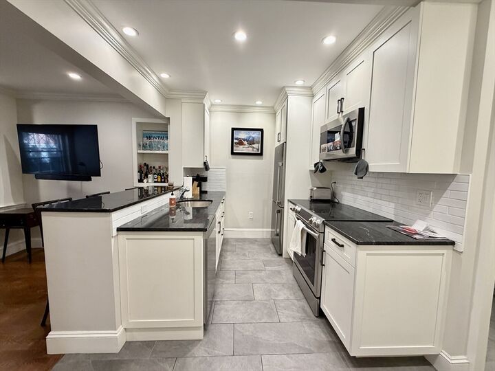 Property Photo:  20 Lime Street 3  MA 02108 