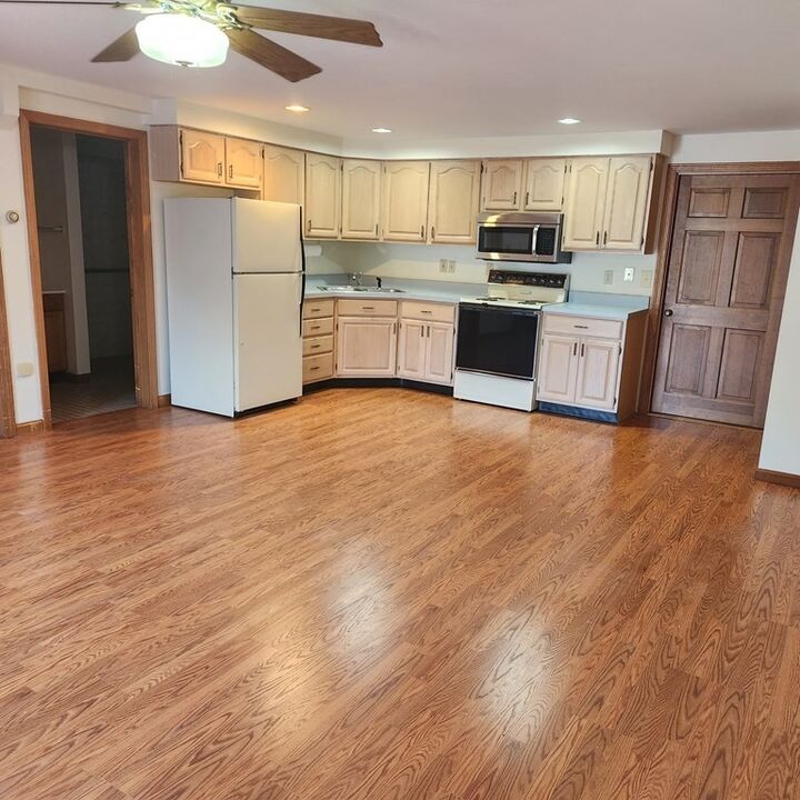 Property Photo:  5 Ryan Rd 2  MA 01474 