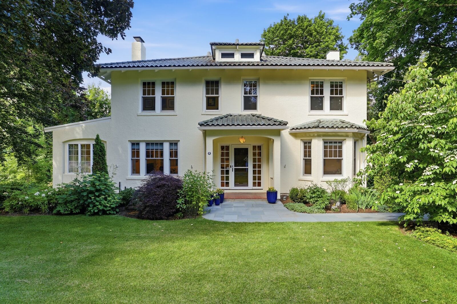 Property Photo:  6 Oakmount Circle  MA 02420 