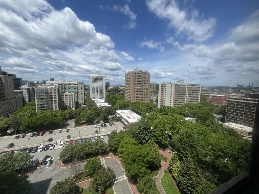 Property Photo:  9 Hawthorne Place 15R  MA 02114 