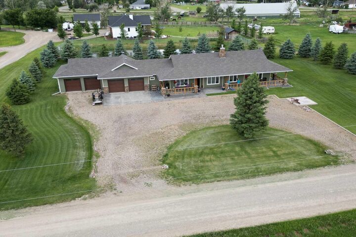 Property Photo: 100054 RR 21-5A AB T0K 0T0