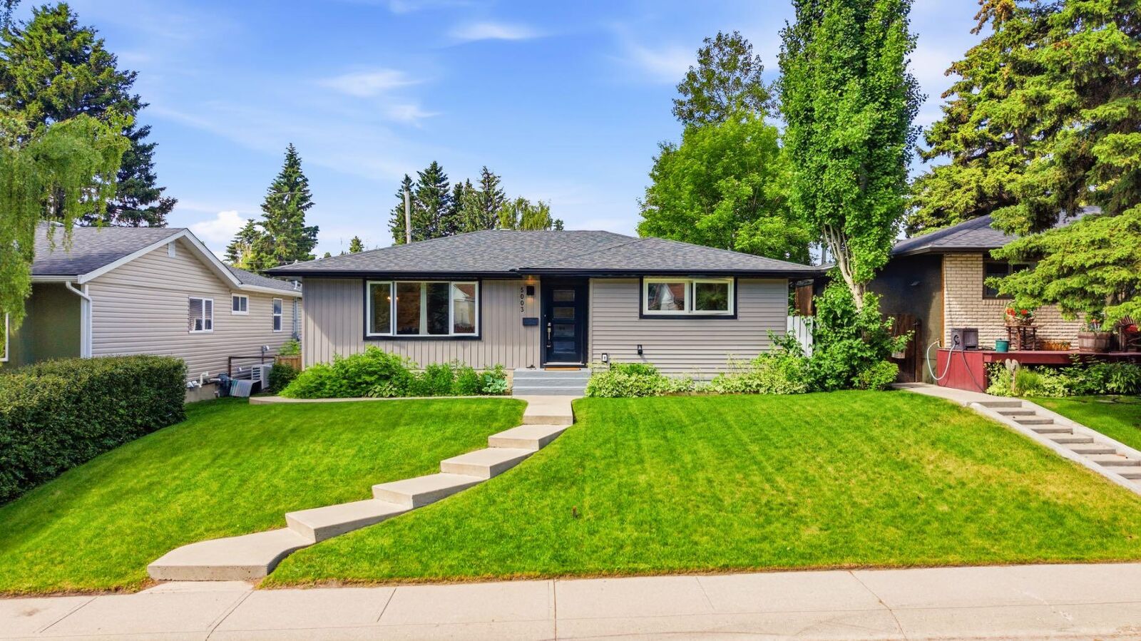 Property Photo: 5003 Brockington Road NW AB T2L 1R7