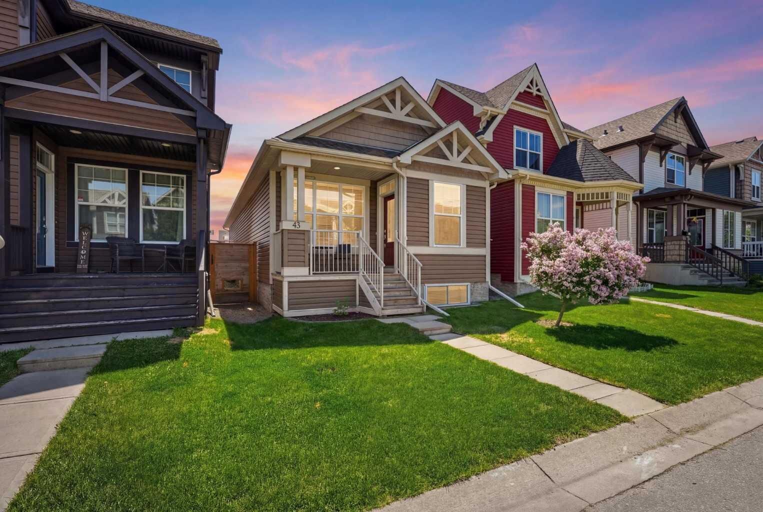 Property Photo:  43 Auburn Bay Crescent SE  AB T3M 0K4 