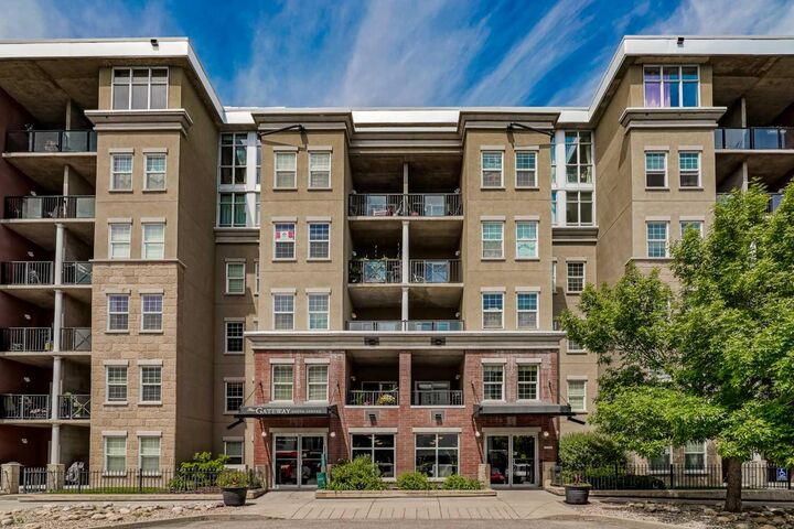 Property Photo: 11811 Lake Fraser Drive SE 3607 AB T2J 7J1