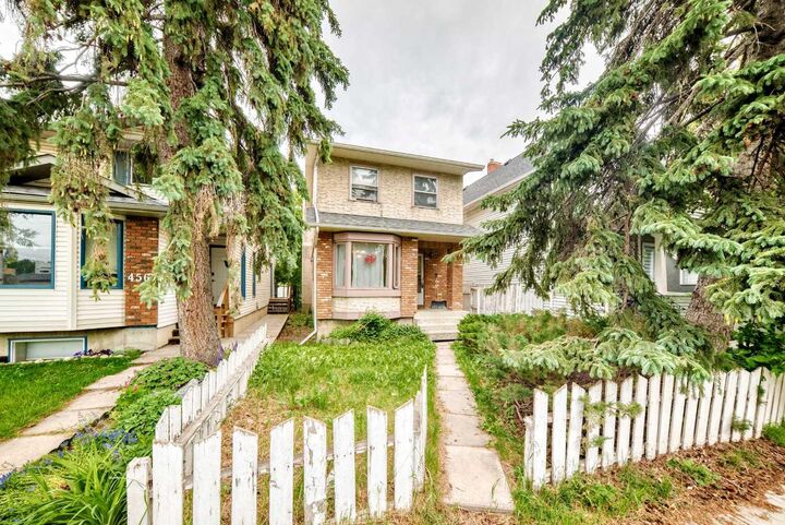 Photo de la propriété: 454 20 Avenue NW AB T2M 1C4