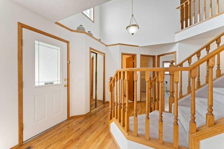 Property Photo:  62 Edgebrook Heights NW  AB T3A 5M5 