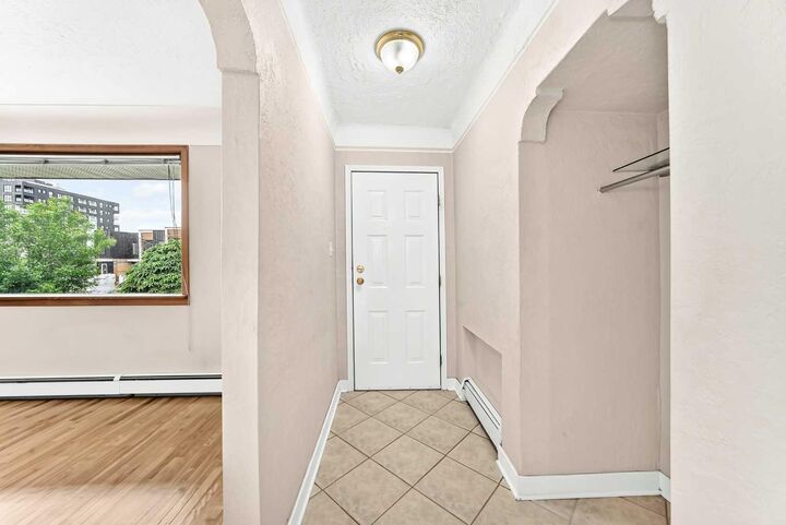 Property Photo: 1712 28 Street SW AB T3C 1L9