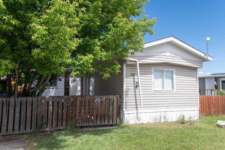 Property Photo: 5344 76 Street 237 AB T4P 2A6