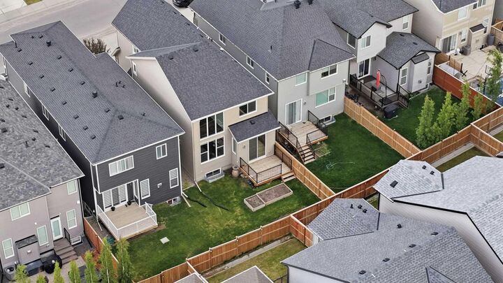 Property Photo:  37 Nolanhurst Crescent NW  AB T3R 0Z3 