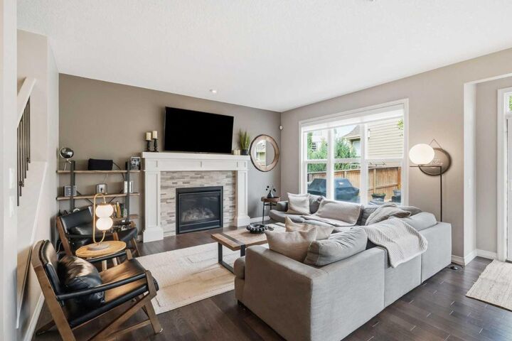 Property Photo:  6 Mahogany Lane SE  AB T3M 2J9 
