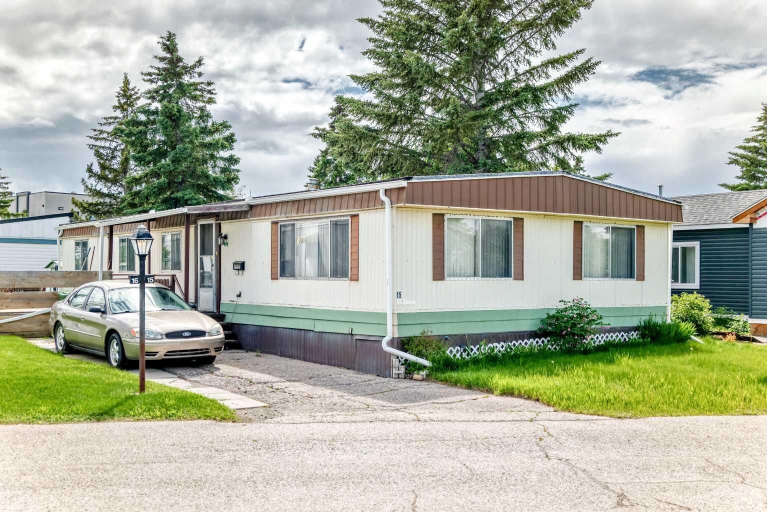 Property Photo:  3223 83 Street NW 15  AB T3B 6J4 