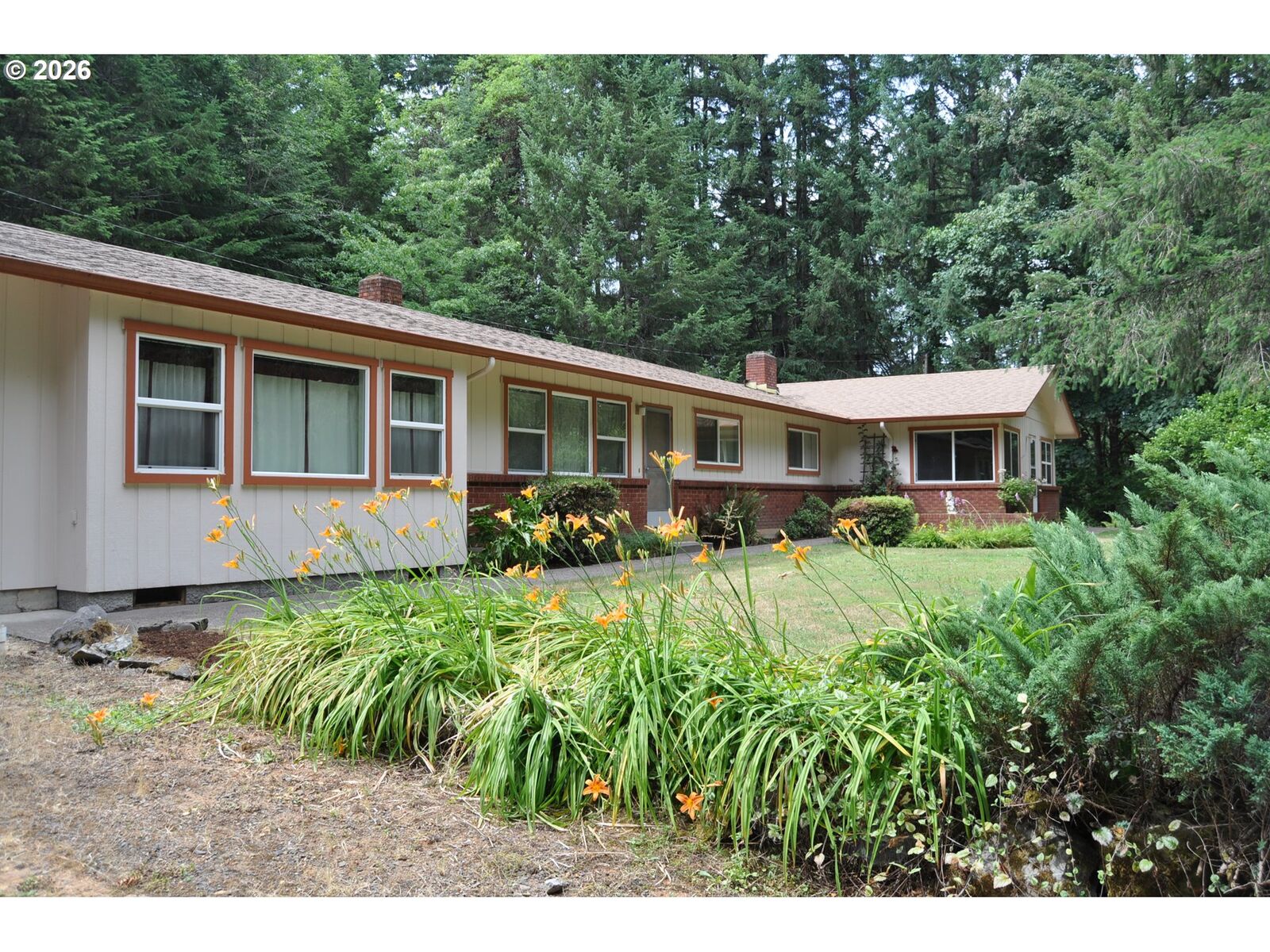 Property Photo: 23776 Warthen Rd OR 97437