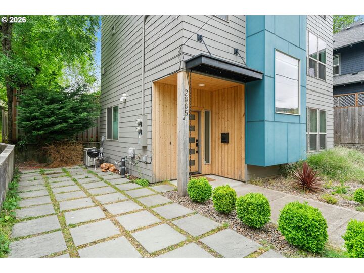Property Photo:  2885 NE Couch St  OR 97232 