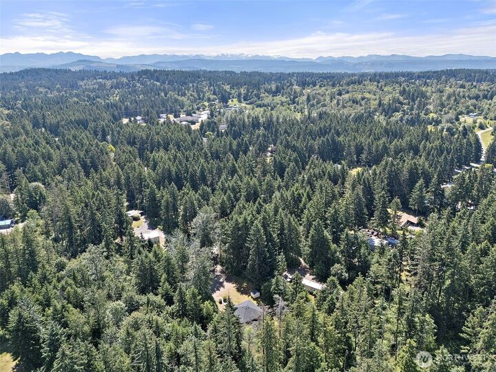 Property Photo:  20820  127th Avenue E  WA 98338 