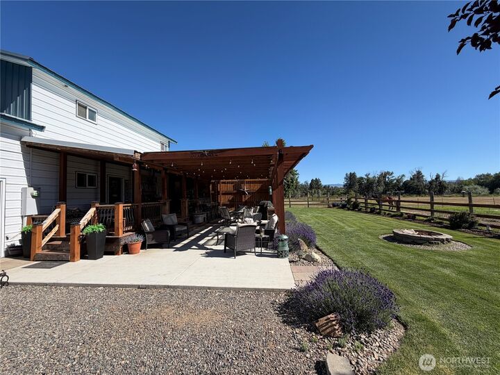 Property Photo: 2310 Umptanum Road WA 98926