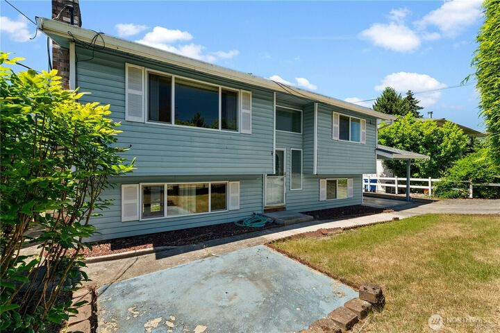 Property Photo:  502  Kincaid Avenue  WA 98390 