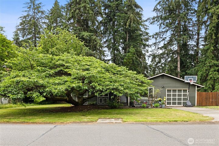 Property Photo:  8915  Quinault Drive NE  WA 98516 