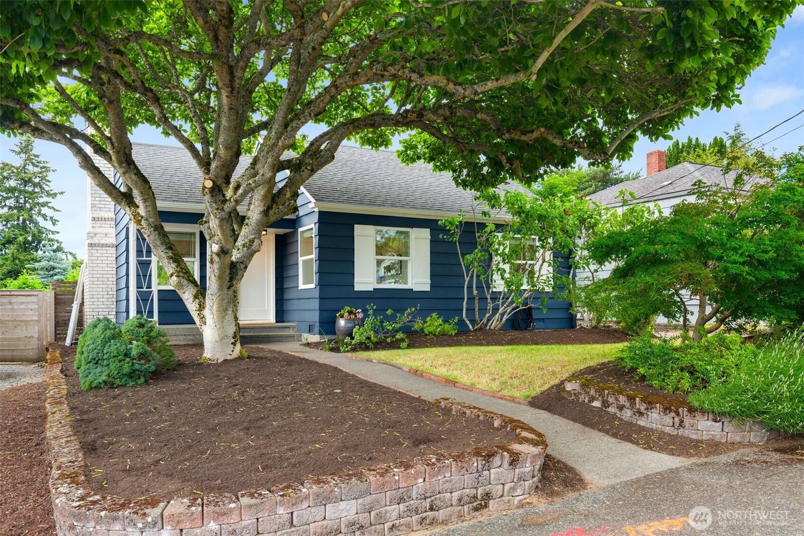 Property Photo:  4116 SW Ida Street  WA 98136 