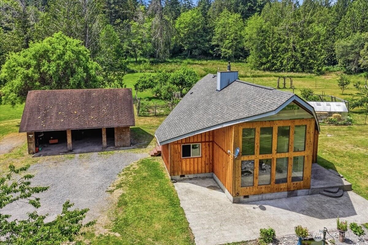 Property Photo:  2910  Wollochet Drive NW  WA 98335 
