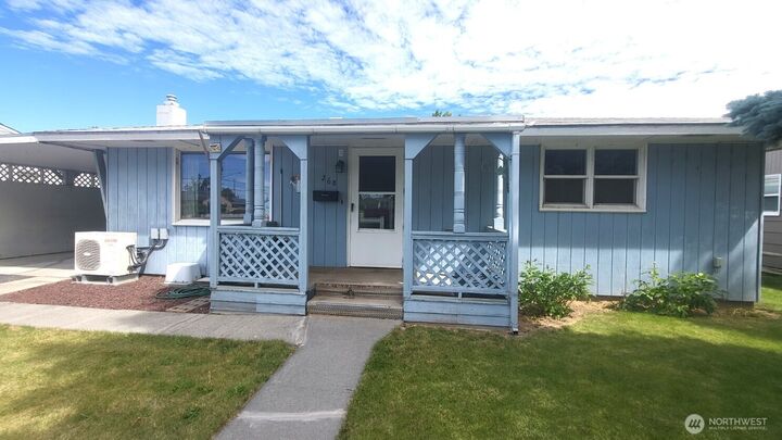 Property Photo: 268 Park Pl SE WA 98823