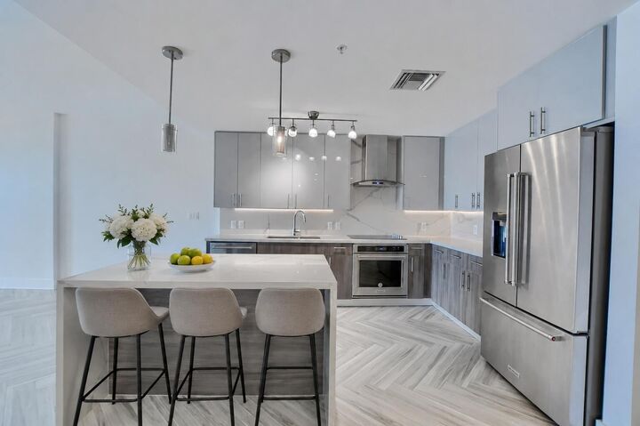 Property Photo:  236 SE 5th Avenue 205  FL 33483 