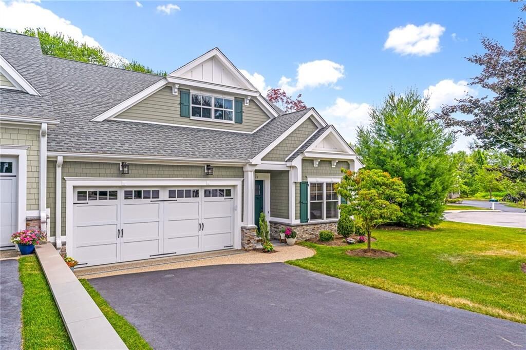Property Photo:  55 Travelers Court  RI 02818 
