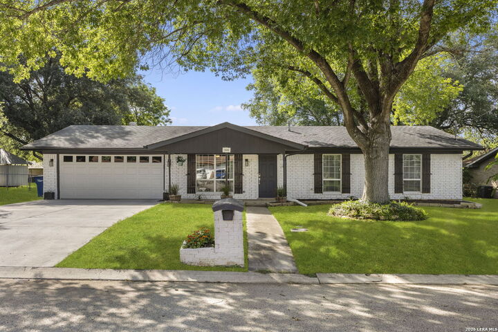 Property Photo: 1636 Marigold Dr TX 78130