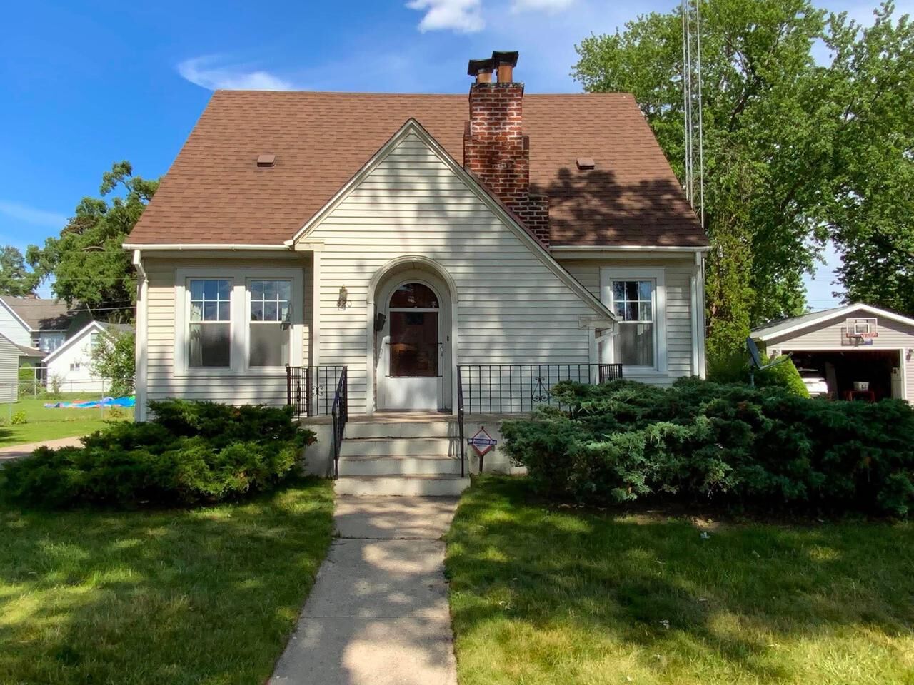 Property Photo:  820 Cornelia Street  WI 53545 
