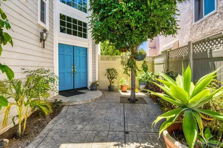 Property Photo:  11071 Corte Playa Merida  CA 92124 