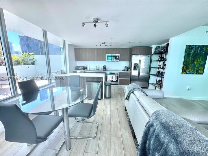 Property Photo:  1600 SW 1st Ave 910  FL 33129 