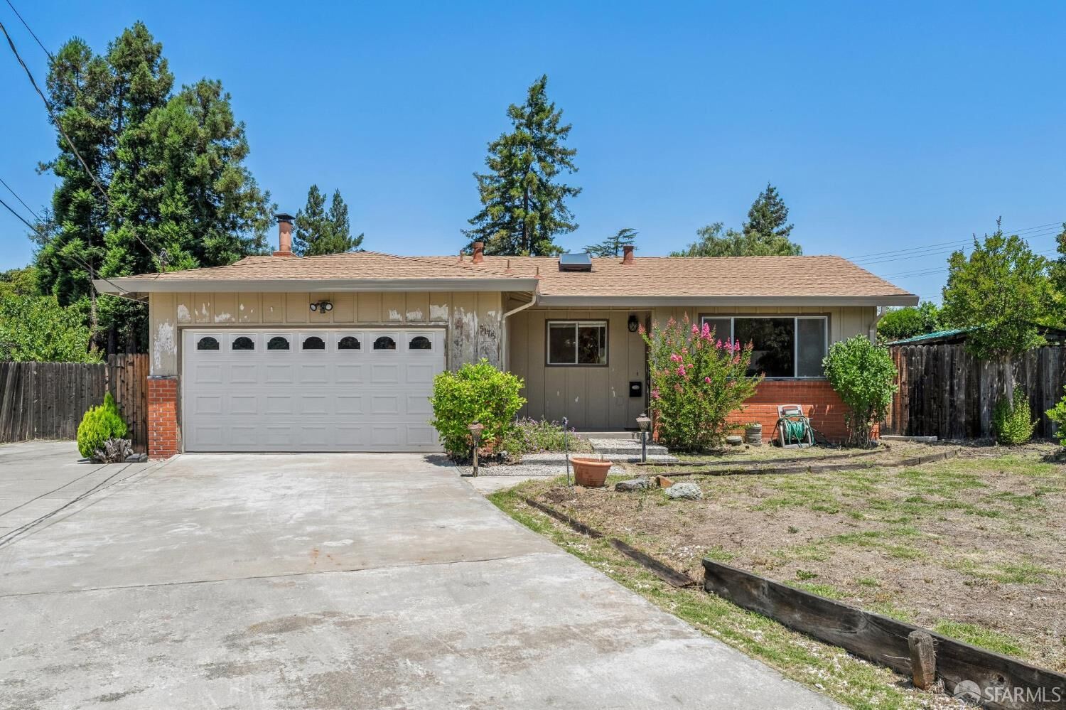 Property Photo: 5175 La Corte Bonita CA 94521