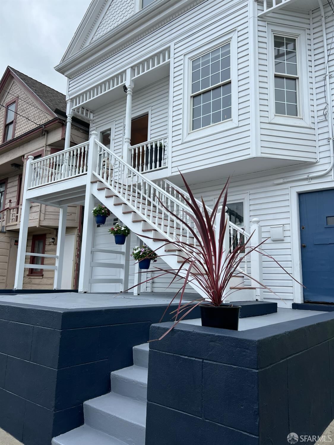 Property Photo:  273 Edinburgh Street  CA 94112 