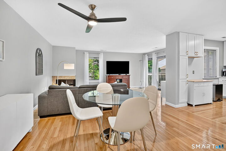 Property Photo:  19 E Greenbriar Drive  CT 06032 