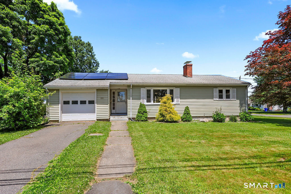 Property Photo:  130 Florence Street  CT 06110 