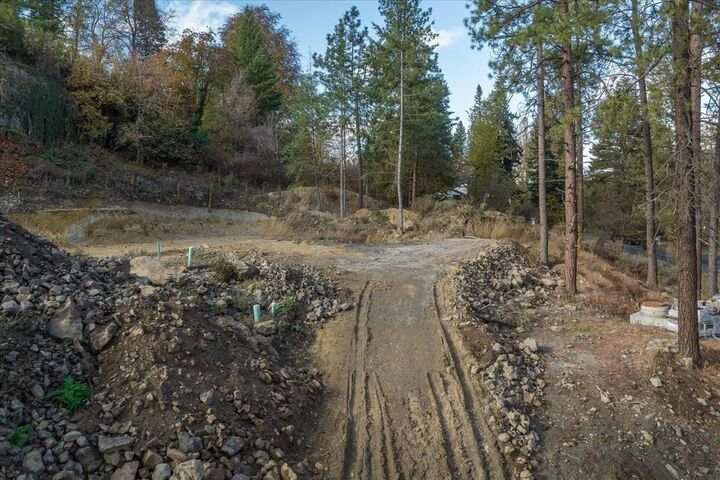 Property Photo:  1510 S Upper Terrace Rd  WA 99203 