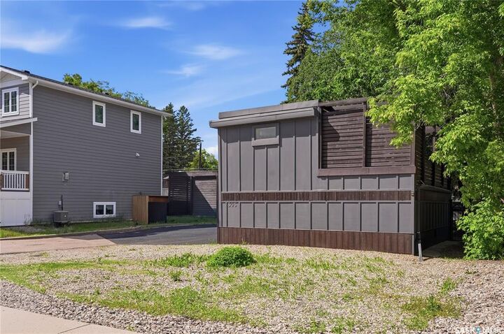 Property Photo: 305 Adelaide Street E SK S7J 0H8