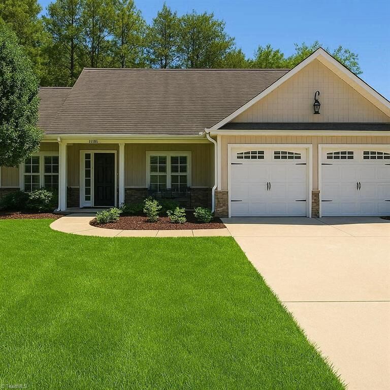 Property Photo: 2100 Waterford Pointe Road NC 27292