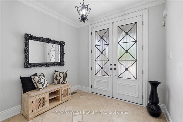 Property Photo: 36 Danpatrick Drive ON L4S 2S7