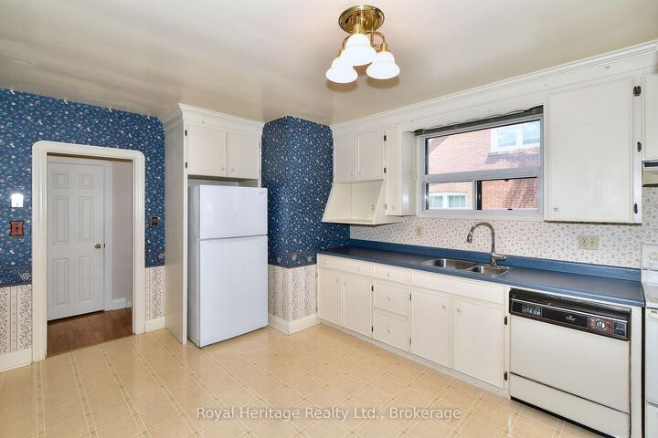 Property Photo: 476 King George Street ON K9J 1S1